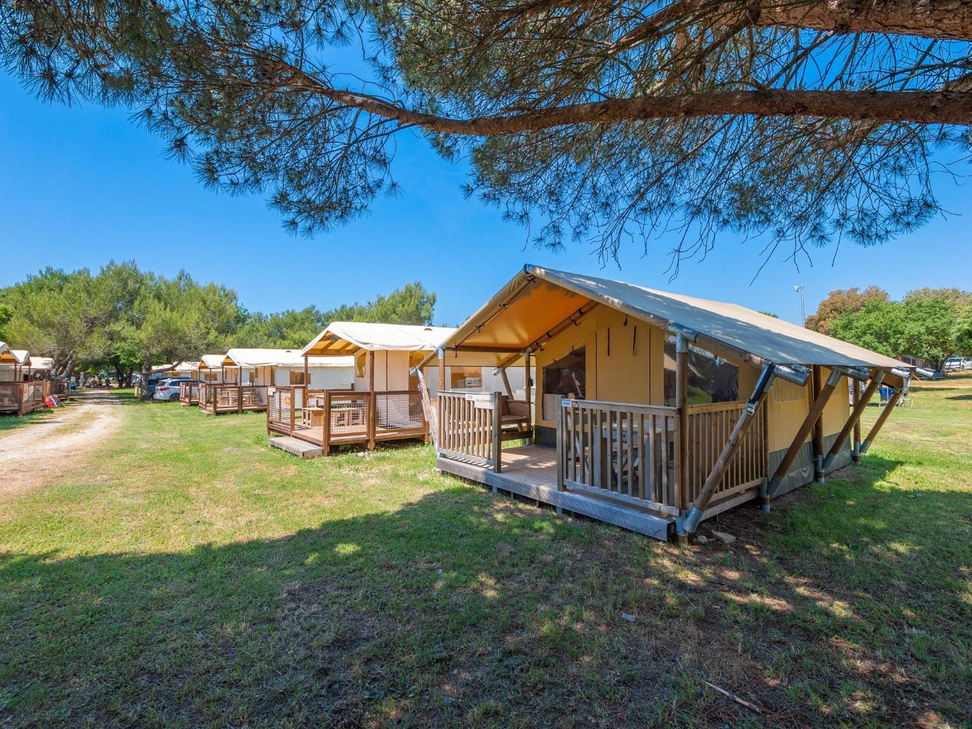 Eurocamp Tents At Campsite Polari Rovinj Eksteriør billede
